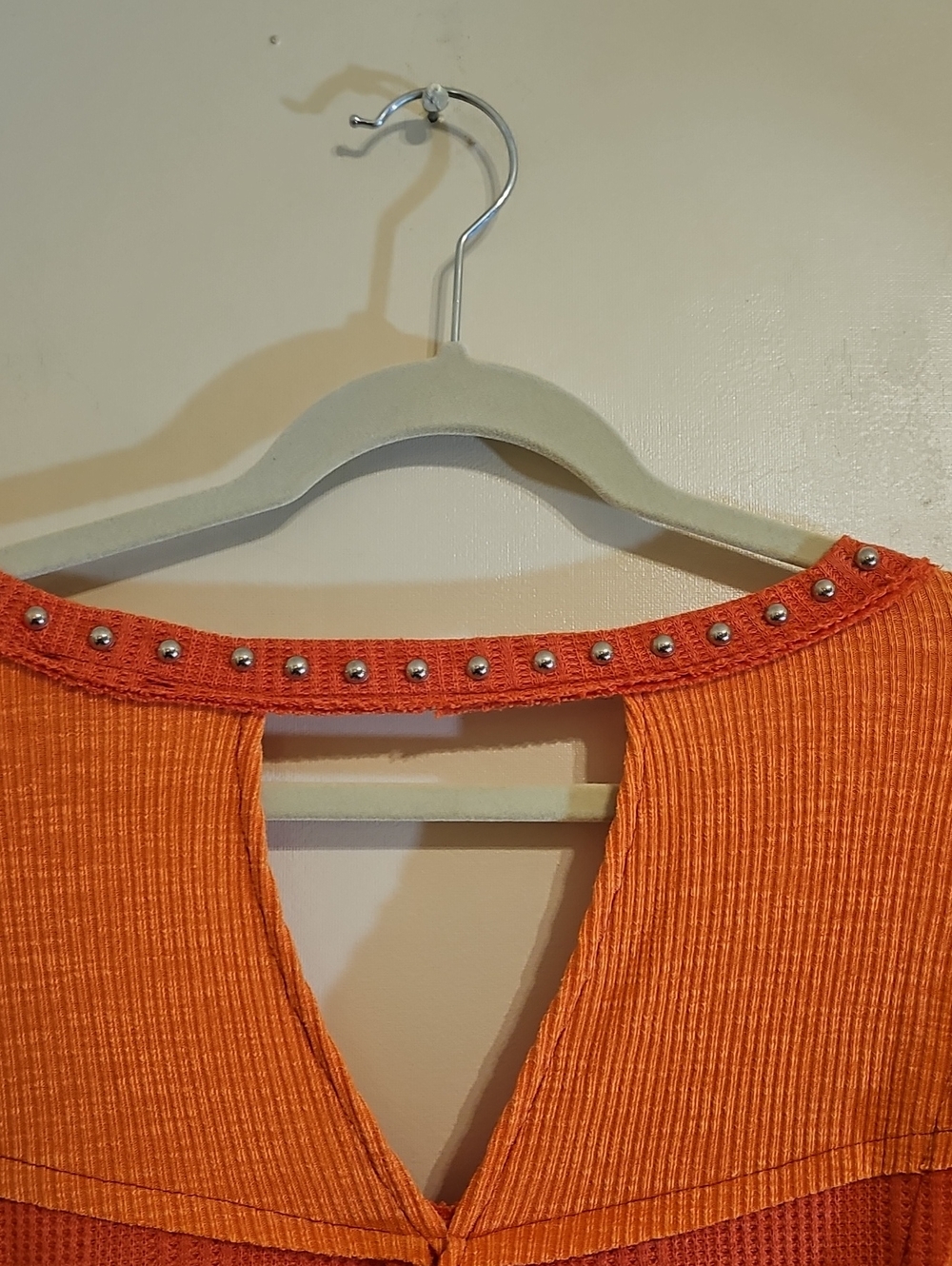 POL Orange Studded V-Neck Long Sleeve Top Size M Boho - Picture 3 of 8